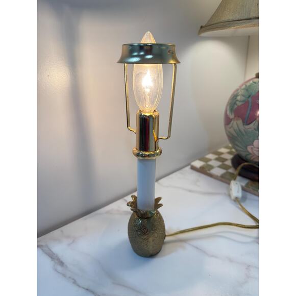 Vintage Hollywood Regency Mid-Century Brass Pineapple Table Top Lamp - Brass Pin - Picture 8 of 10